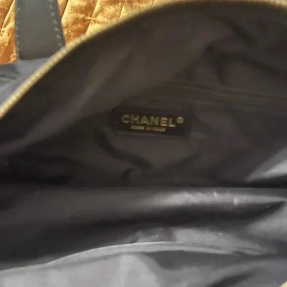 Chanel Black travel line bag - Picture 2 of 7